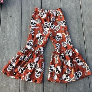 18-24 Month flare leg skull pants. EUC. So soft and cute!